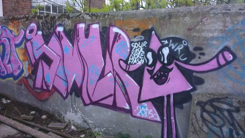 Graffiti - SOUR WRU