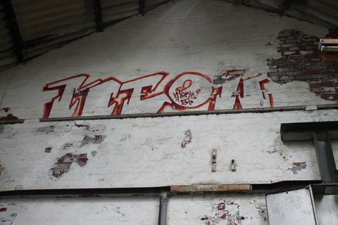 Graffiti - MEOW