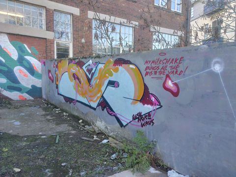 Graffiti - SOUR WRU